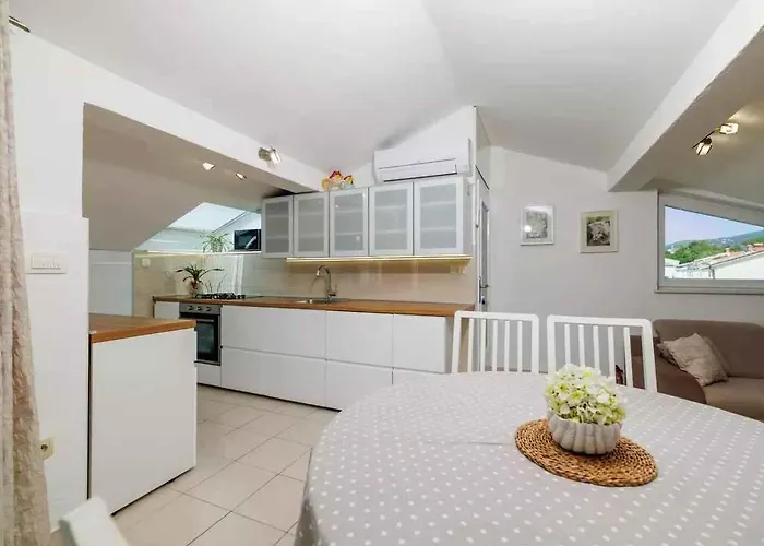 Apartman In 14237 Crikvenica