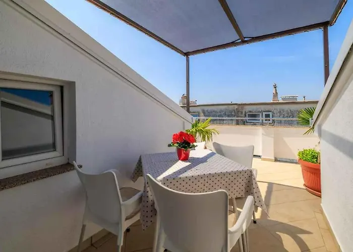 Apartman In 14237 *